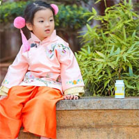 Giáo án Toán lớp 4 bài 103: Quy đồng mẫu số các phân số