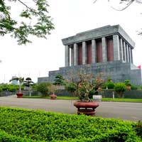 Chính tả lớp 2: Nghe - viết: Cây và hoa bên lăng Bác