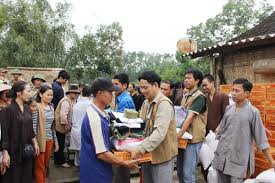 Suy nghĩ của anh (chị) về phong trào ủng hộ quỹ “Vì người nghèo”