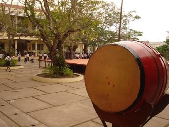 Viết kết bài mở rộng tả cái trống trường em