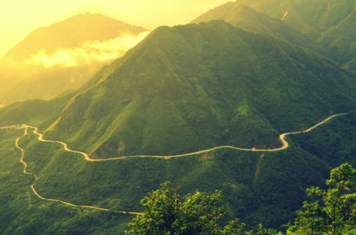 Cảm nghĩ về tình cảm nhân vật trữ tình trong bài Qua đèo ngang