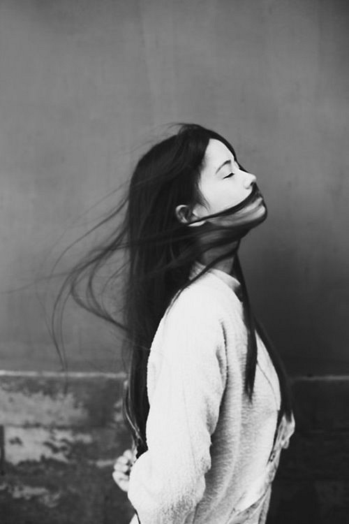  Có ý kiến cho rằng: “Nếu cuộc đời cho bạn trăm lí do để khóc, hãy cho đời ngàn lí do để bạn cười”.