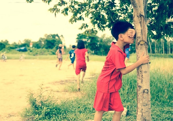 Thuyết minh trò chơi trốn tìm