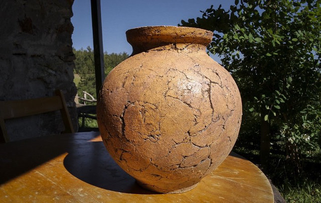 Nghị luận câu chuyện chiếc bình nứt