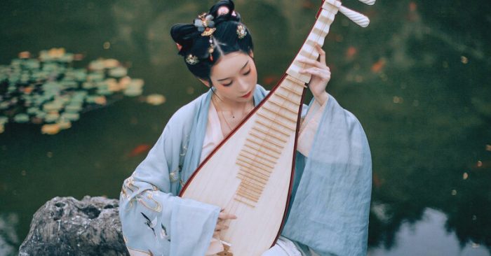 Phân tích đoạn thơ miêu tả tiếng đàn lần thứ hai trong Tì Bà Hành của Bạch Cư Dị