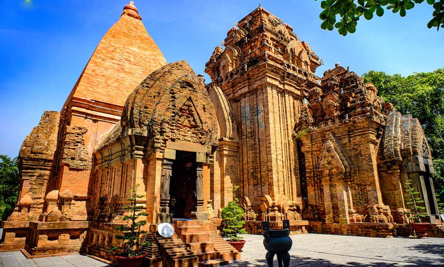 Thuyết minh về Tháp bà Ponagar