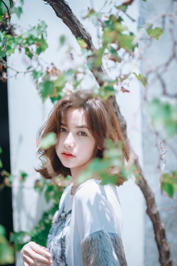 Có ý kiến cho rằng: Sắc đẹp làm vui mắt, sự dịu hiền thu hút lòng người 