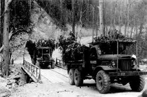 Bài thơ tiểu đội xe không kính