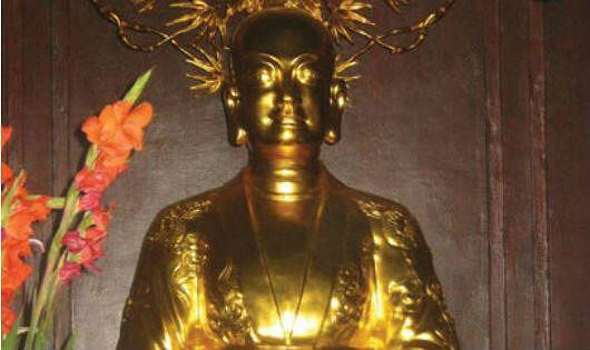 Ông vua mắc bệnh 'người sói' bị triều đình nhốt trong cũi vàng