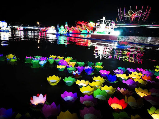 Thuyết minh về bến Ninh Kiều