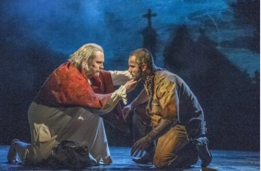 Tóm tắt trích đoạn Người cầm quyền khôi phục uy quyền