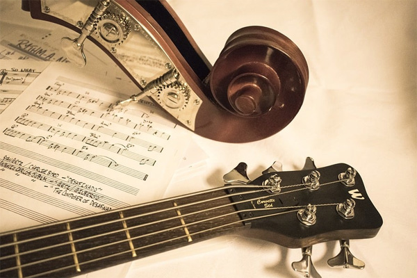 Phân tích hình tượng nhân vật Lorca trong bài thơ Đàn ghi ta của Lorca