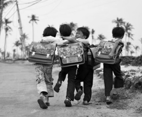 Mở bài đoạn trích Những đứa trẻ