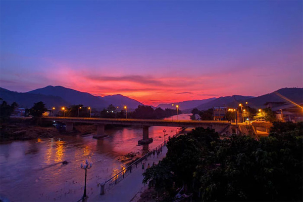 Tả dòng sông Mã