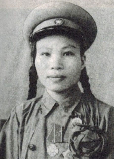 Kể một câu chuyện về một nữ anh hùng