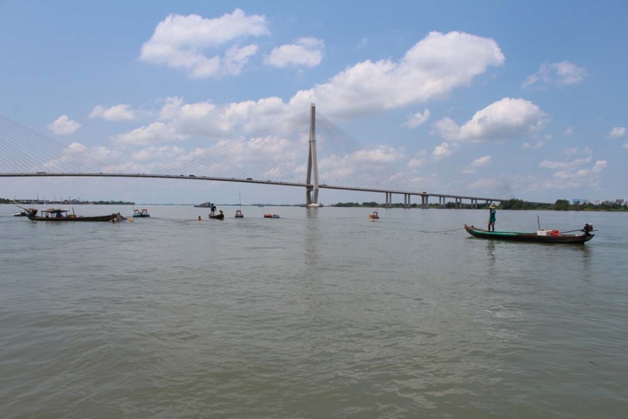 Tả dòng sông Hậu