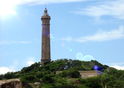 Thuyết mình về ngọn hải đăng Kê Gà