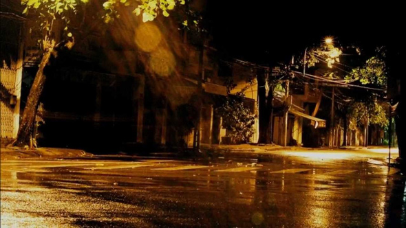 Viết đoạn văn 5 - 6 câu tả một đêm mưa - Văn mẫu lớp 5