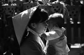 Viết đoạn văn nêu suy nghĩ của em về tình mẫu tử