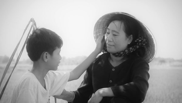 Đoạn văn tả khuôn mặt mẹ