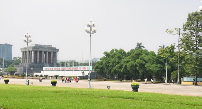 Cảm nhận khổ 1 bài Viếng lăng Bác