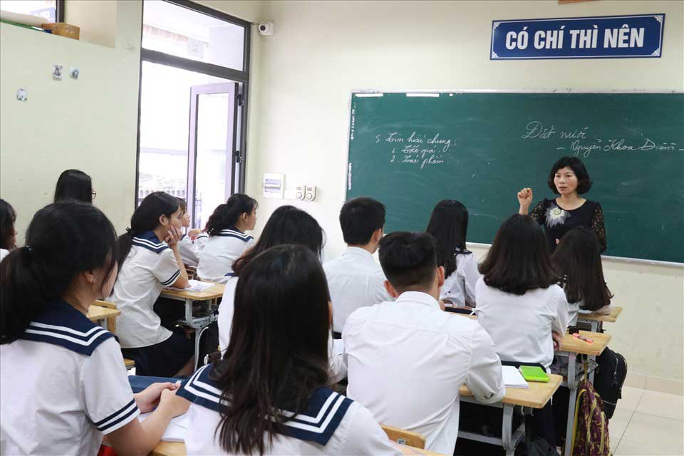 Thời gian làm giáo viên hợp đồng có được tính để đăng ký xét thăng hạng? 