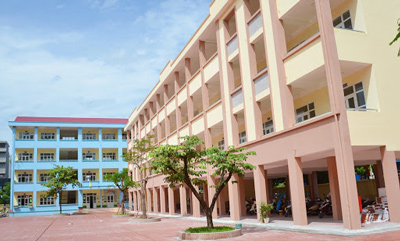 Tả ngôi trường THCS nơi em đang theo học