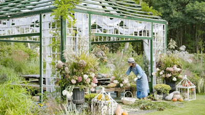 Từ bài Lao xao của Duy Khán, em hãy tả lại khu vườn trong một buổi sáng đẹp trời