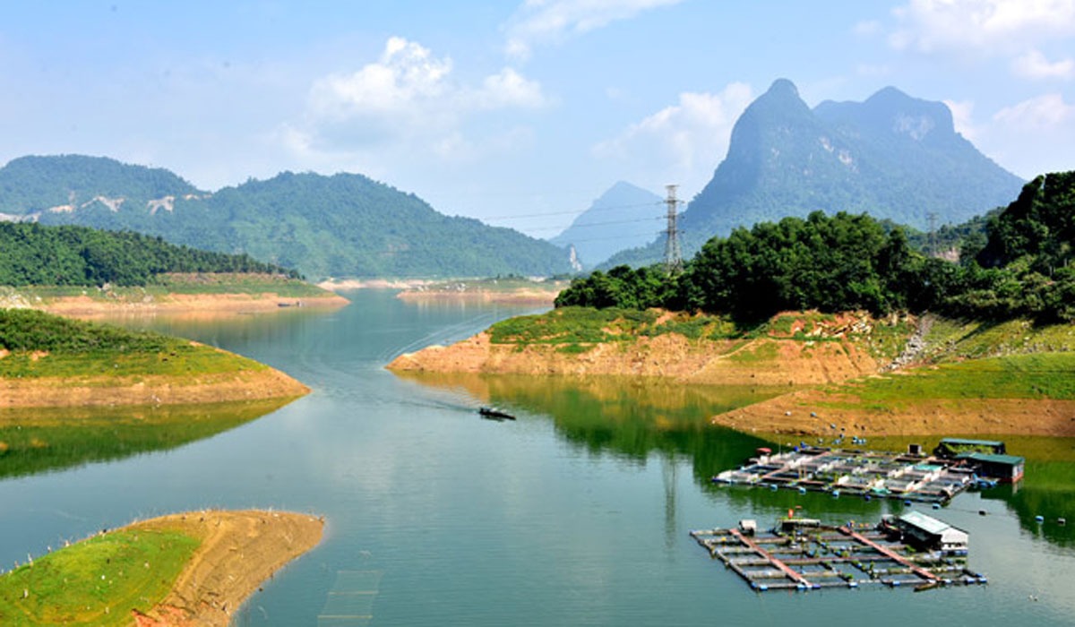 Tả cảnh đẹp quê hương em