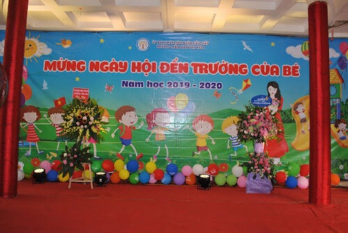 Băng rôn khai giảng ngày vui tới trường