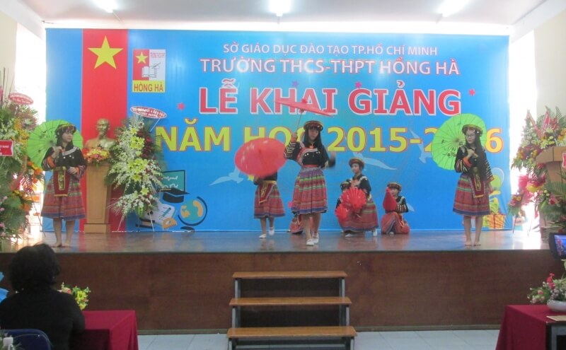 Trang trí lễ khai giảng trường THCS, THPT