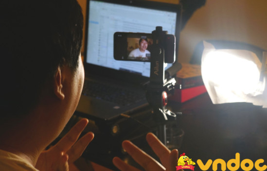 Cách biến điện thoại thành webcam khi dùng Zoom