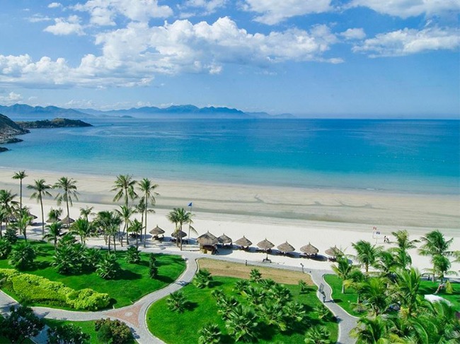 Tả cảnh biển Nha Trang