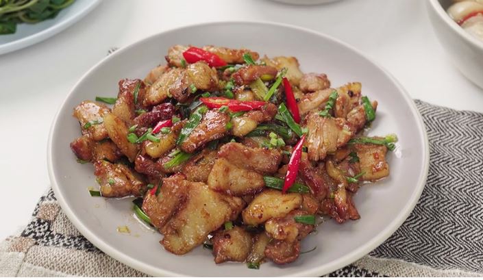 Thịt ba chỉ rang cháy cạnh