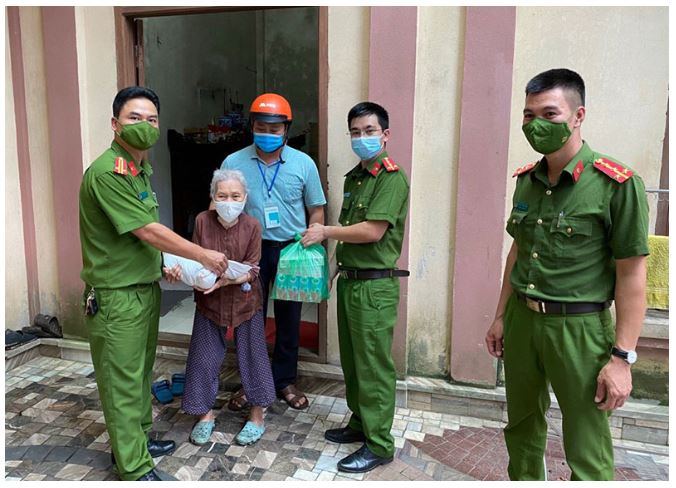 Giải GDQP 10 Bài 1