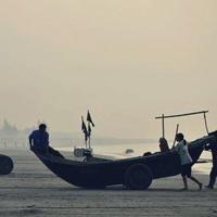 Chiếc thuyền ngoài xa - Nguyễn Minh Châu