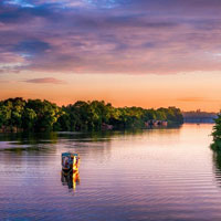 Ai đã đặt tên cho dòng sông? - Hoàng Phủ Ngọc Tường