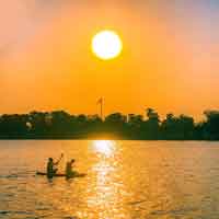 Đề 2: Cảm nhận vẻ đẹp hình tượng sông Hương trong đoạn trích: "Từ đây, như đã tìm đúng đường về... nỗi lòng"