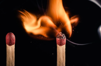 Đốt cháy diêm