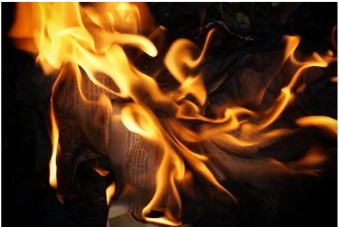 Đốt cháy giấy