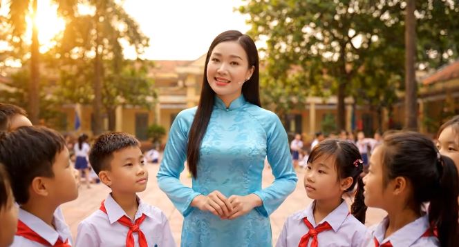 video ai khoi dong dao duc 1 bai 18 6*965868