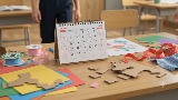Video mở đầu Mĩ thuật 8 Bài 6: Thiết kế quà sinh nhật từ vật liệu sẵn có (AI)